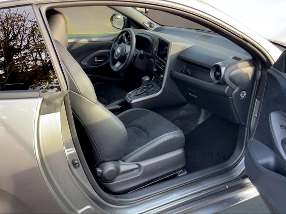 Vehicle image 24 Vehicle image 24