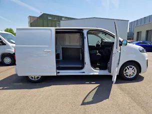Citroën e-Jumpy Kaw. M 75 kWh Club
