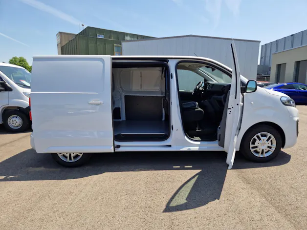 Citroën e-Jumpy Kaw. M 75 kWh Club
