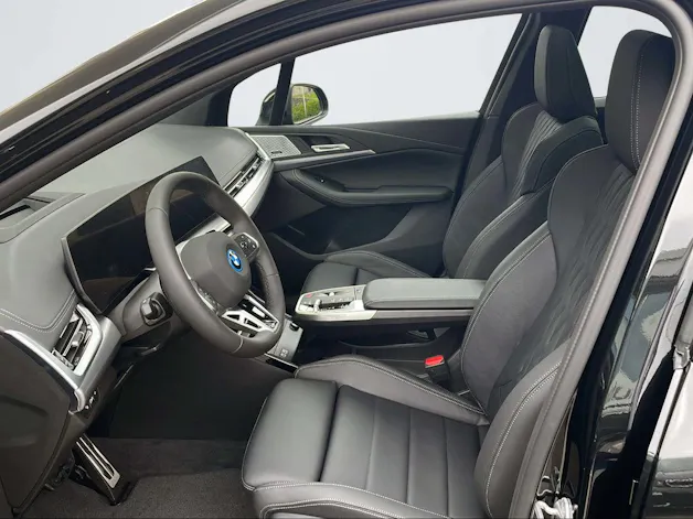 BMW 230e xDrive paddles Active Tourer