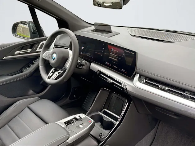 BMW 230e xDrive paddles Active Tourer