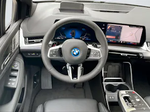 BMW 230e xDrive paddles Active Tourer