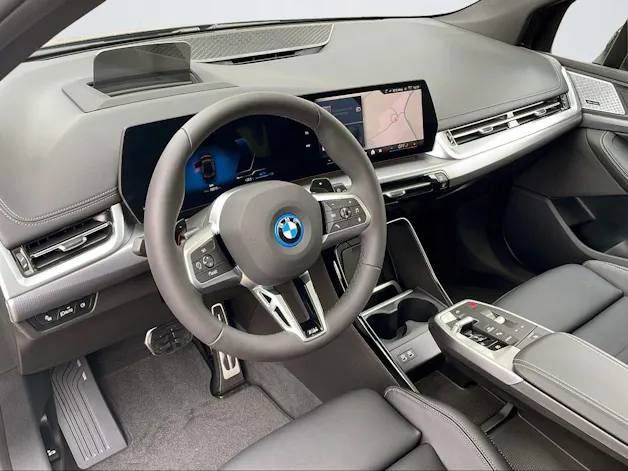 BMW 230e xDrive paddles Active Tourer