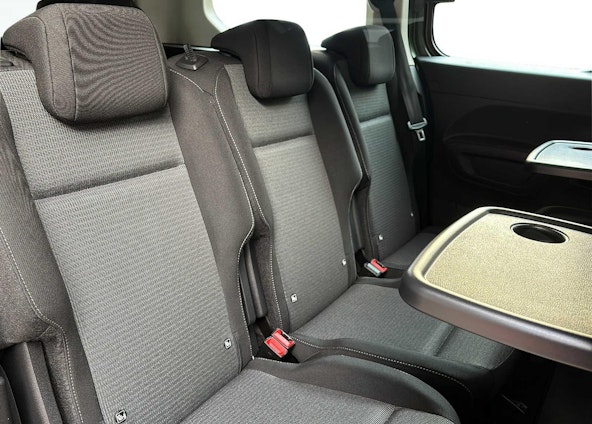 Vehicle image 14 Vehicle image 14