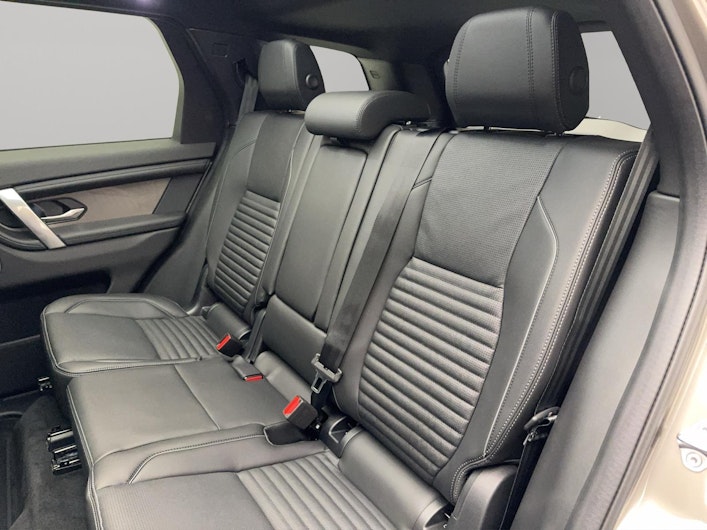 Vehicle image LAND ROVER DISCOVERY SPORT