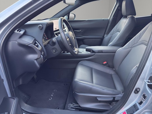 LEXUS UX 250h F-Line 1