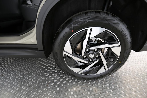 Vehicle image 8