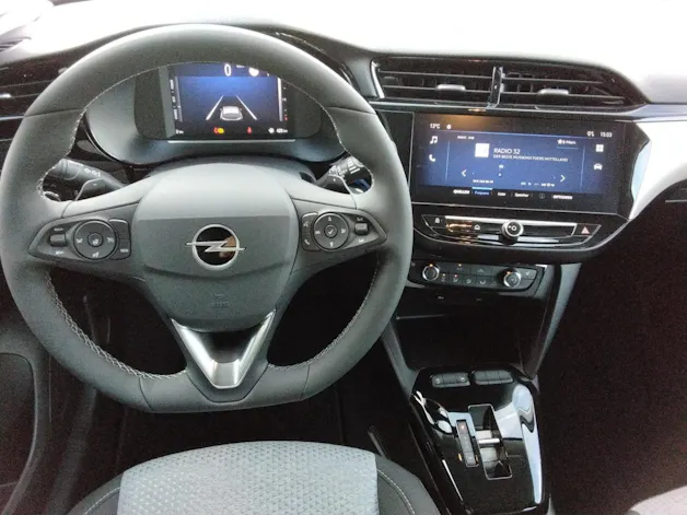 Opel Corsa 1.2 T MHEV Edition