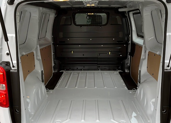 Vehicle image 6 Vehicle image 6