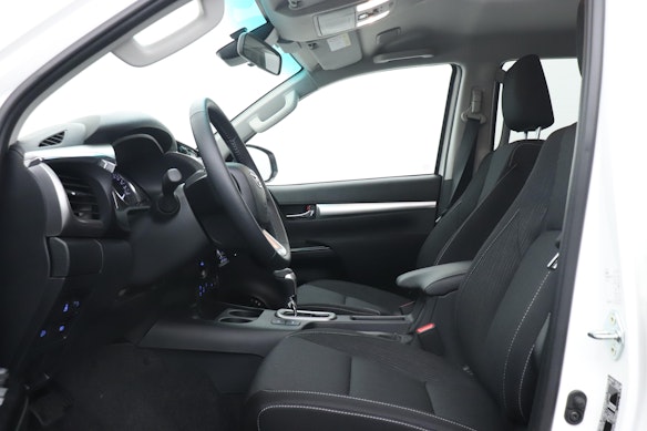 TOYOTA Hilux Double Cab.-Pick-up 2.4 D-4D 150 Style 2