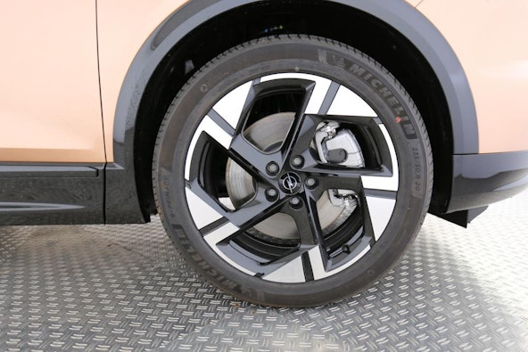 Vehicle image 23 Vehicle image 23