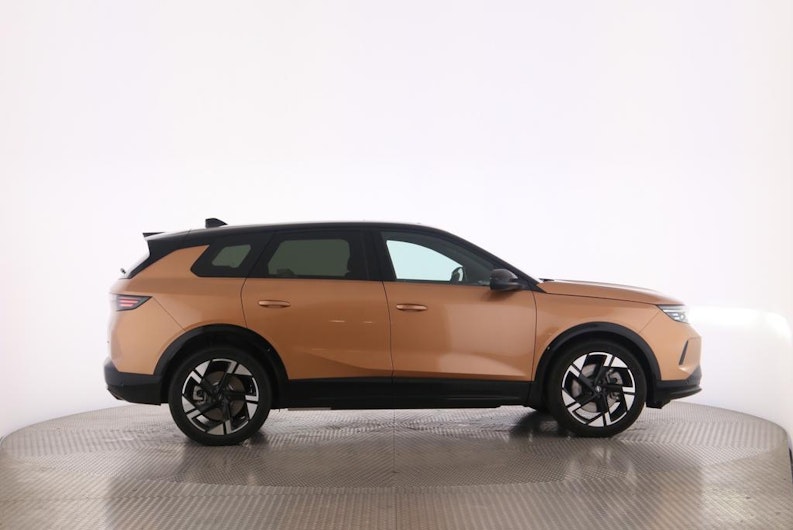 Vehicle image OPEL GRANDLAND