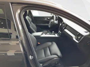 Volvo V60 Cross Country 2.0 B4 Plus AWD