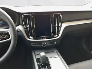 Volvo V60 Cross Country 2.0 B4 Plus AWD