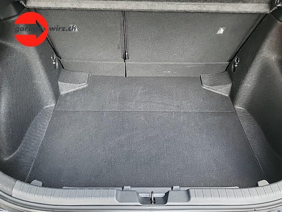 Vehicle image 9 Vehicle image 9