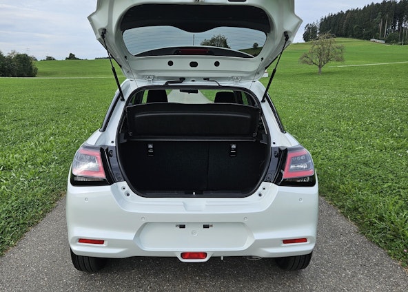 Vehicle image 3 Vehicle image 3