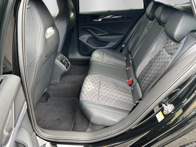 VW Passat Variant 2.0 TDI R-Line DSG