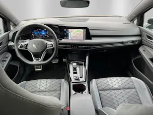 VW Golf VIII 1.5 eTSI R-Line DSG