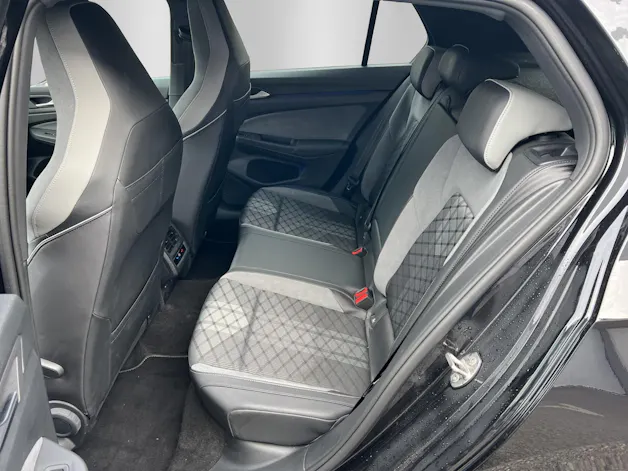 VW Golf VIII 1.5 eTSI R-Line DSG