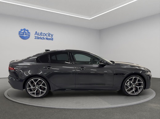 JAGUAR XE 2.0 T 300 Sport AWD 3