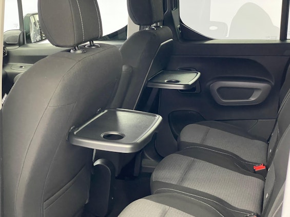 Vehicle image 9 Vehicle image 9