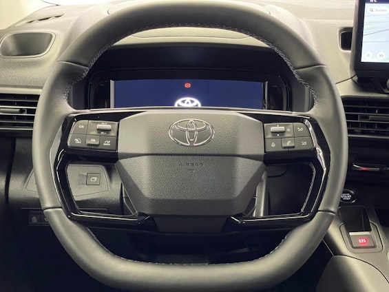 Vehicle image 16 Vehicle image 16