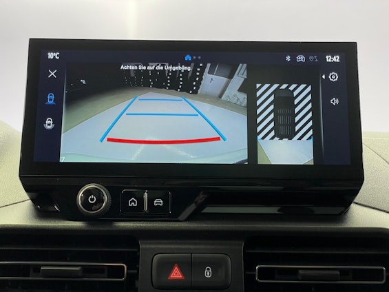 Vehicle image 14 Vehicle image 14