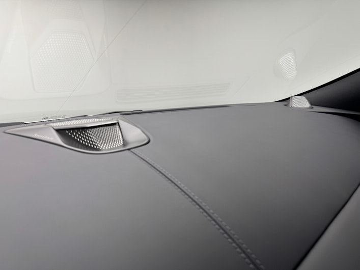 Vehicle image ASTON MARTIN DB12