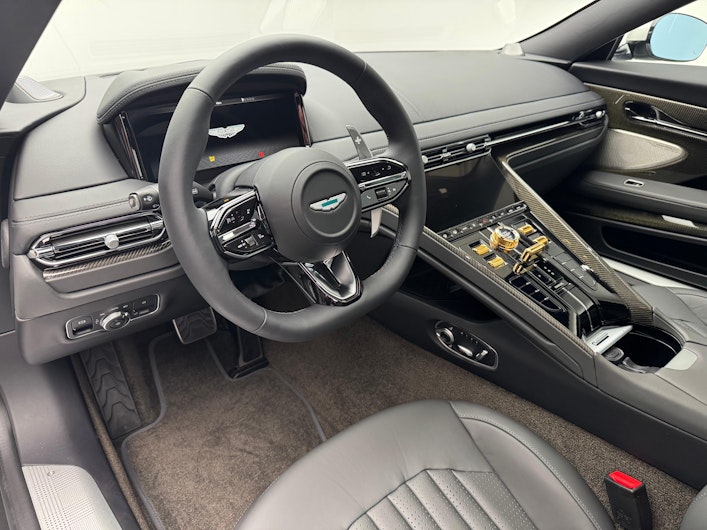 Vehicle image ASTON MARTIN DB12