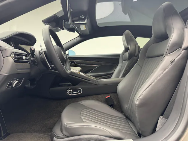 Aston Martin DB12 Coupé 4.0 V8 Bi-Turbo "1 of 60 Goldfinger Edition"