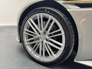 Aston Martin DB12 Coupé 4.0 V8 Bi-Turbo "1 of 60 Goldfinger Edition"