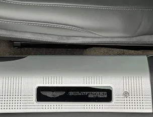 Aston Martin DB12 Coupé 4.0 V8 Bi-Turbo "1 of 60 Goldfinger Edition"