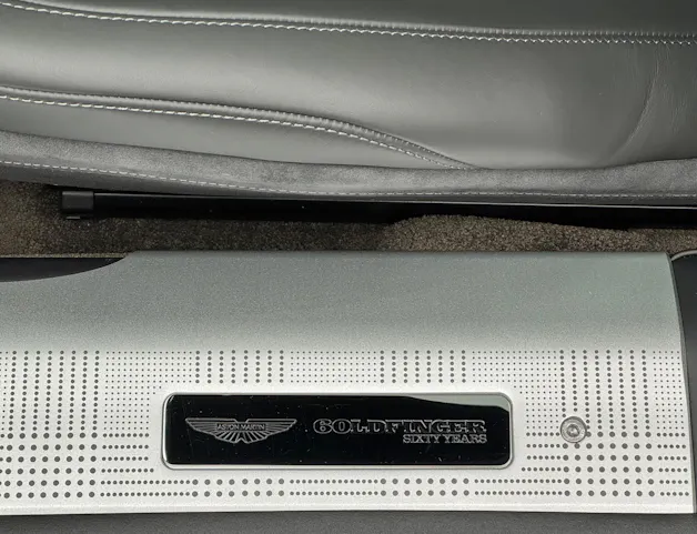 Aston Martin DB12 Coupé 4.0 V8 Bi-Turbo "1 of 60 Goldfinger Edition"