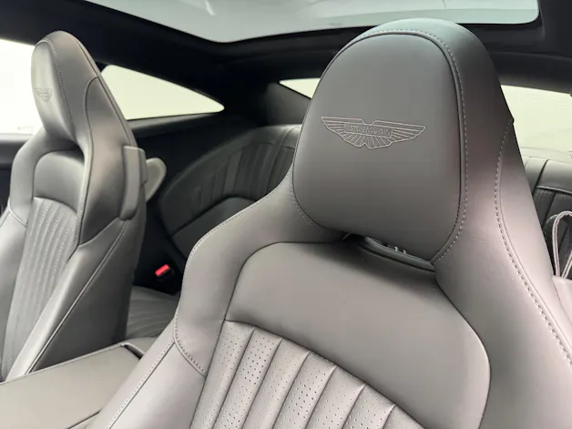 Aston Martin DB12 Coupé 4.0 V8 Bi-Turbo "1 of 60 Goldfinger Edition"