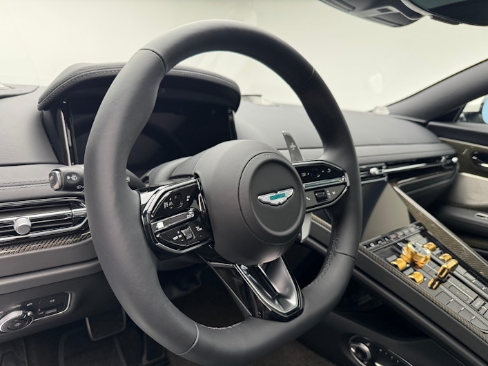 Vehicle image ASTON MARTIN DB12