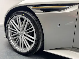 Aston Martin DB12 Coupé 4.0 V8 Bi-Turbo "1 of 60 Goldfinger Edition"
