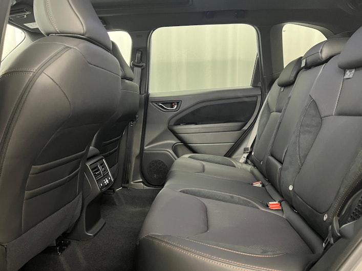 Vehicle image SUBARU FORESTER