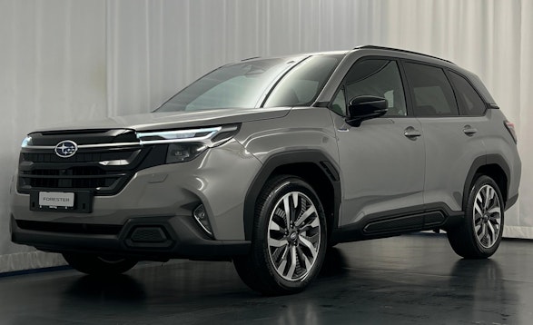 SUBARU Forester Station 2.0i e-Boxer Luxury 1