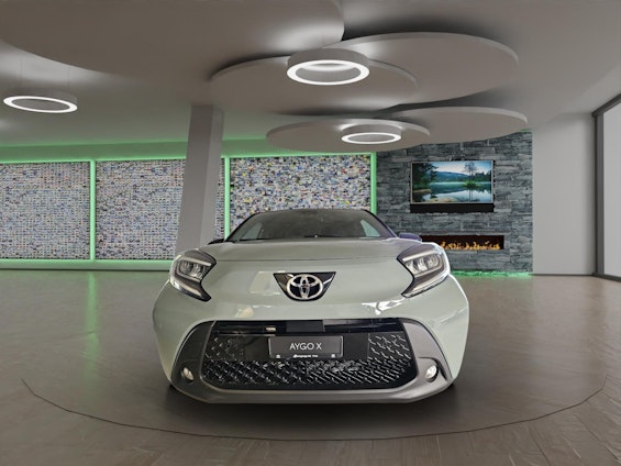 Vehicle image 4 Vehicle image 4