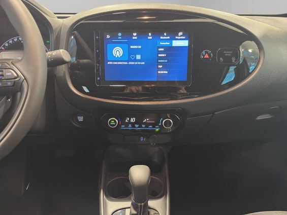 Vehicle image 8