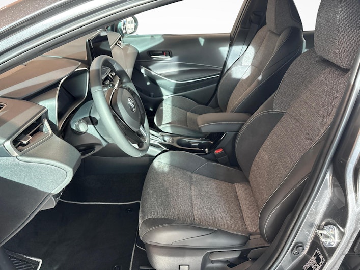 Vehicle image TOYOTA COROLLA