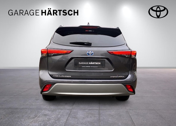 Vehicle image 4 Vehicle image 4