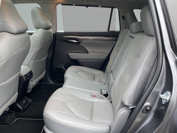 Vehicle image 10 Vehicle image 10