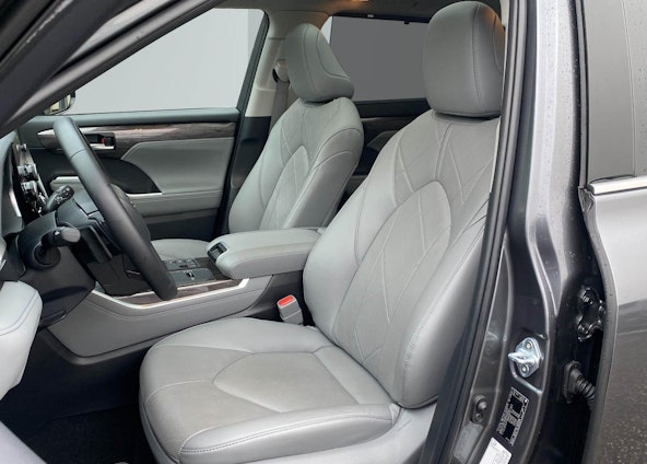 Vehicle image 14 Vehicle image 14