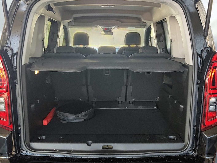 Vehicle image TOYOTA PROACE CITY VERSO