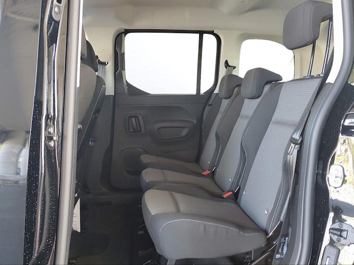 Vehicle image TOYOTA PROACE CITY VERSO