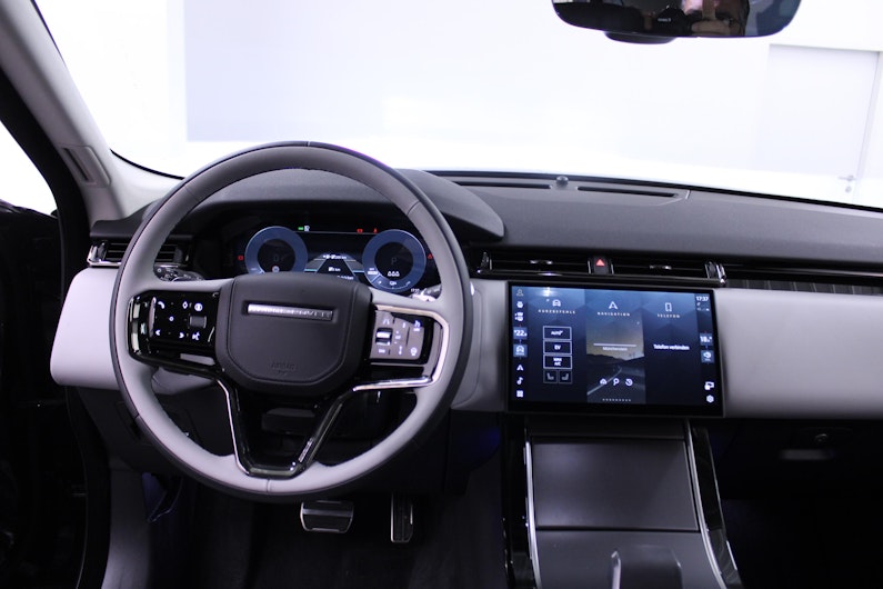 Vehicle image LAND ROVER RANGE ROVER VELAR