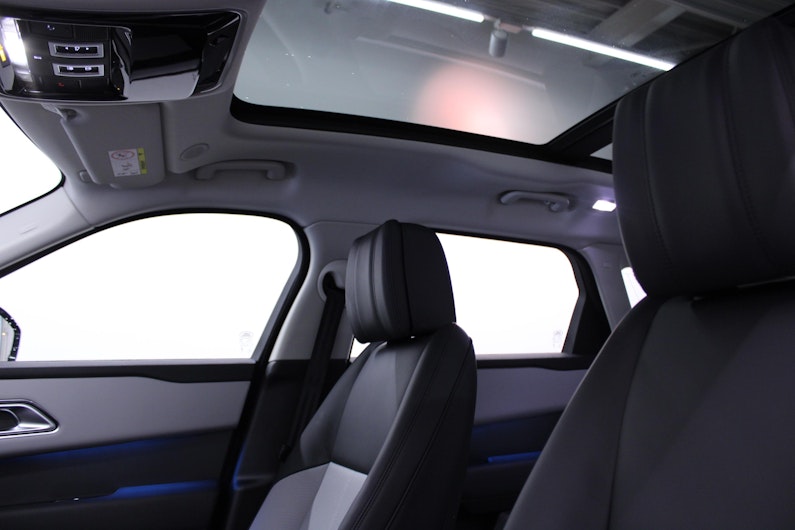 Vehicle image LAND ROVER RANGE ROVER VELAR