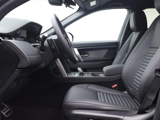 LAND ROVER Discovery Sport 1.5 T 270e Dynamic SE 3