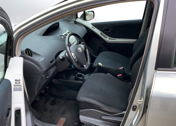 Vehicle image 14 Vehicle image 14